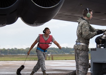 Crew Chiefs prepare B-52s for GT20