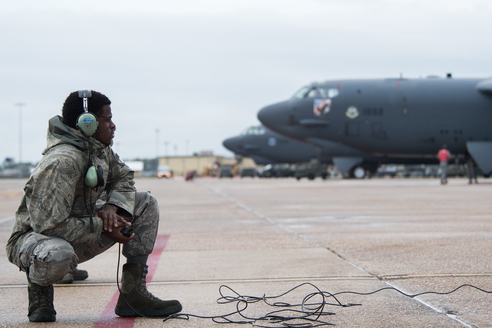 Crew Chiefs prepare B-52s for GT20