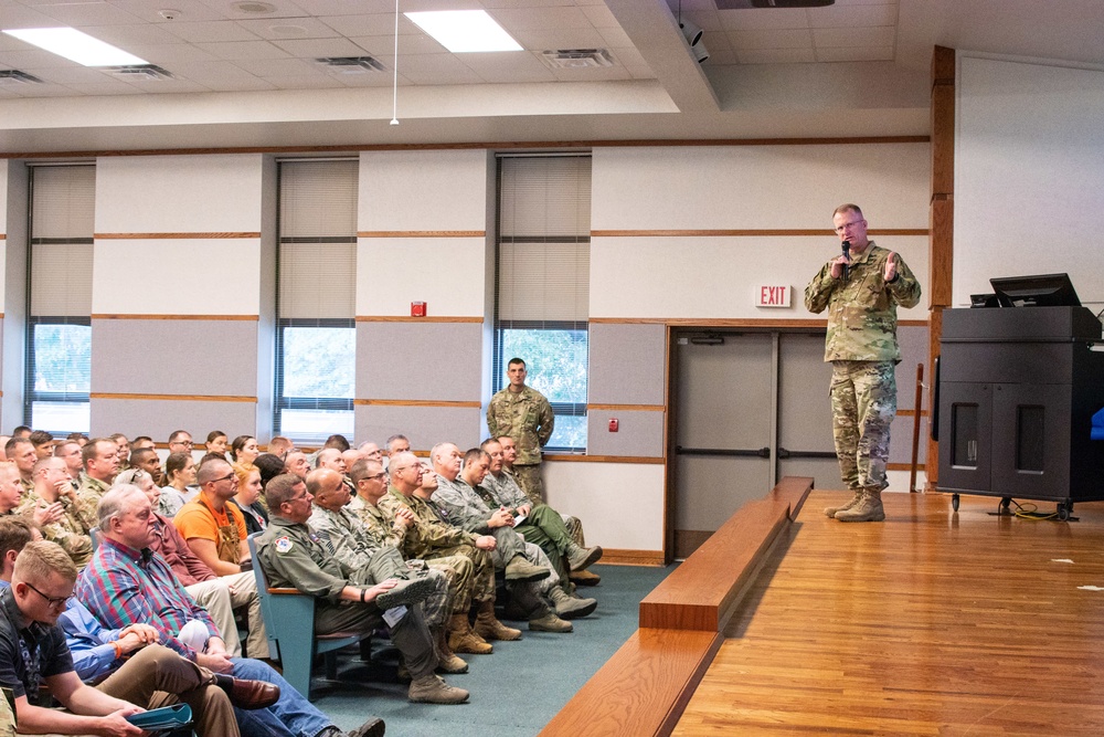Missouri's new adjutant general meets with Airmen at Rosecrans