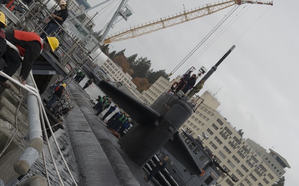USS Louisville Arrives in Bremerton for Inactivation