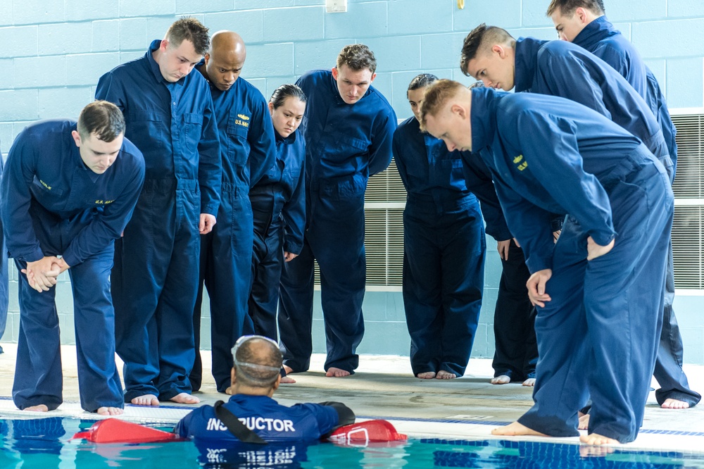 191023-N-TE695-0013 NEWPORT, R.I. (Oct. 23, 2019) -- Navy Officer Development School students qualify third-class swimmer test