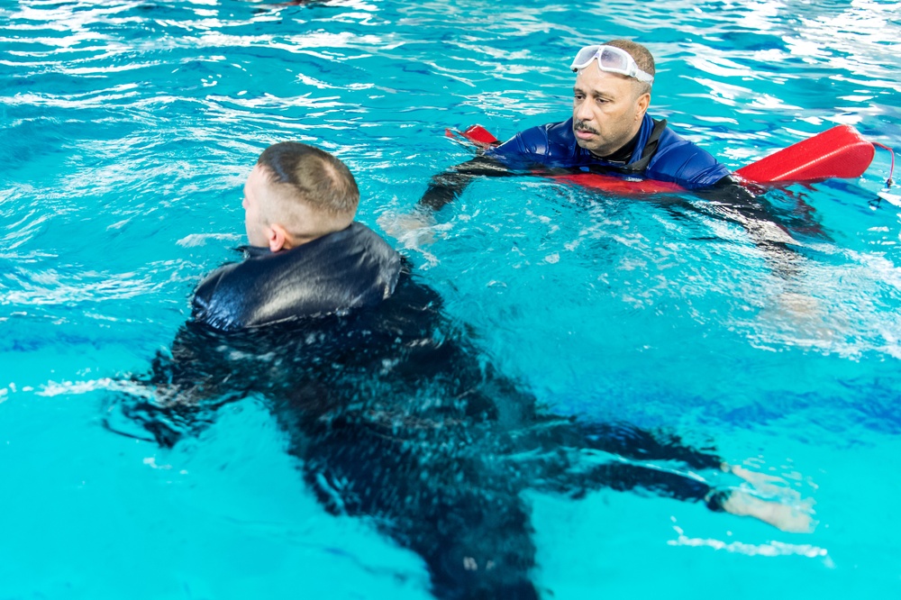 191023-N-TE695-0015 NEWPORT, R.I. (Oct. 23, 2019) -- Navy Officer Development School students qualify third-class swimmer test