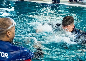 191023-N-TE695-0014 NEWPORT, R.I. (Oct. 23, 2019) -- Navy Officer Development School students qualify third-class swimmer test