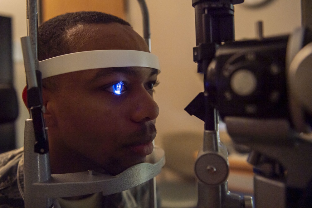 Optometry maintains Airmen's vision readiness