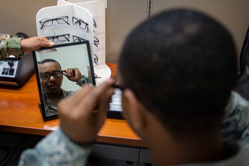 Optometry maintains Airmen's vision readiness