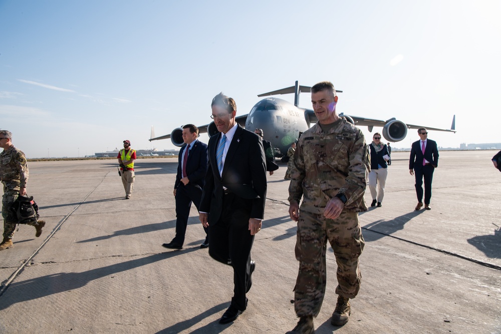 Defense Secretary Visits Iraq