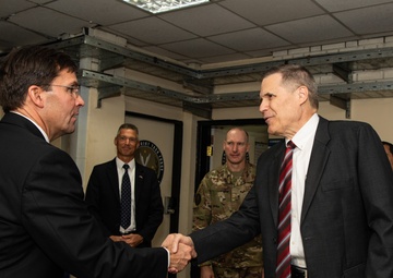 Defense Secretary Meets with Iraq Prime Minister