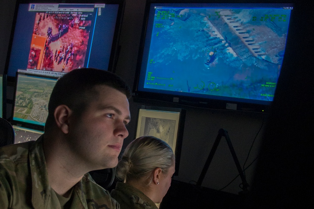 Indiana Guardsmen Intelligence Analysts train at Hulman Field Air National Guard Base, Ind.