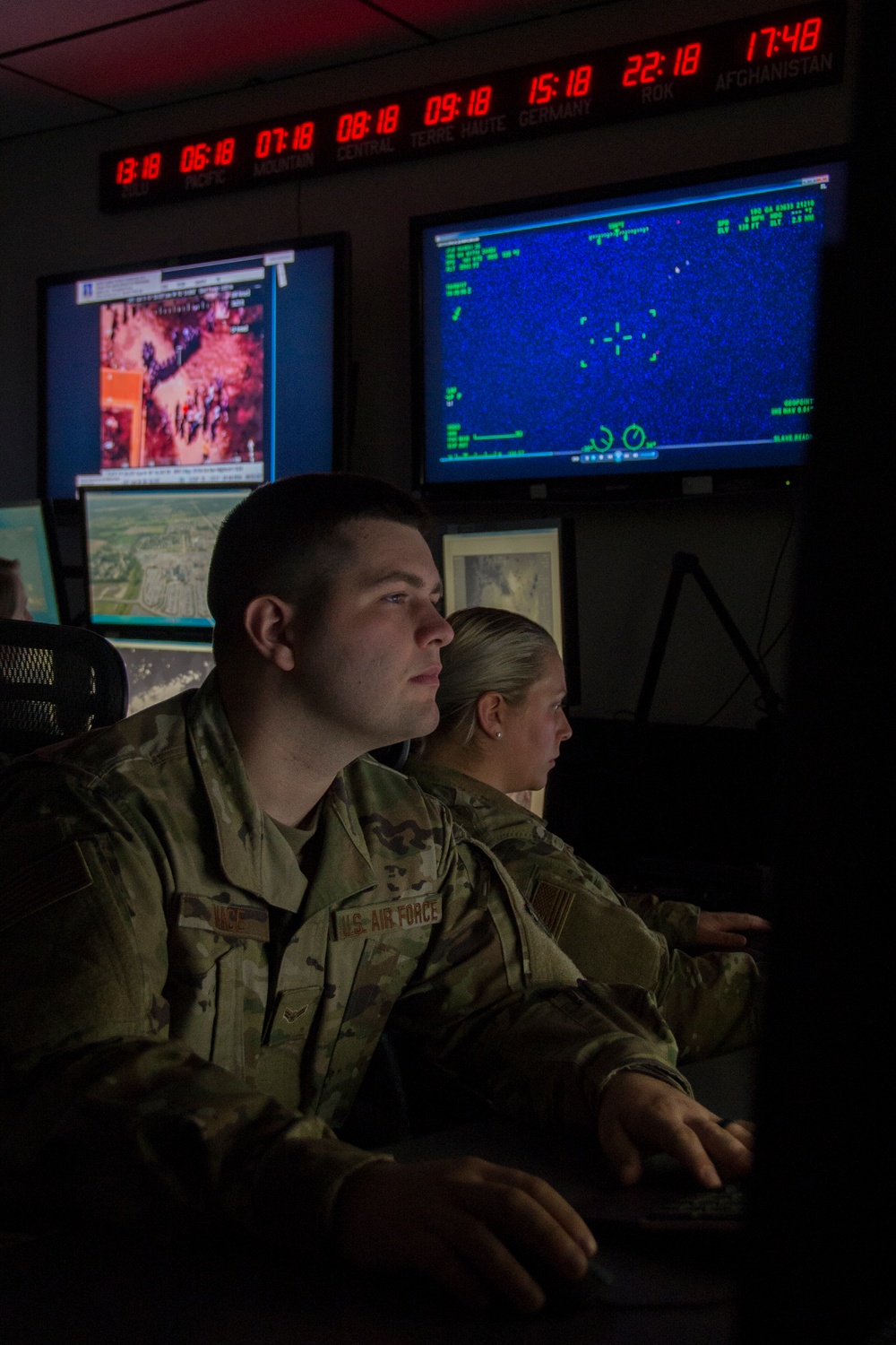 Indiana Guardsmen Intelligence Analysts train at Hulman Field Air National Guard Base, Ind.