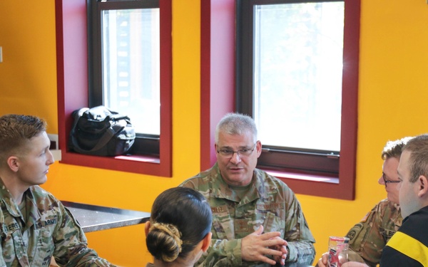 Pa. Guard senior leaders visit injured Soldiers at Warrior Transition Unit