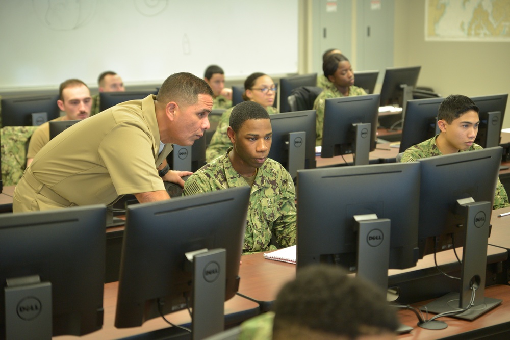 U.S. Sixth Fleet CMC Tours TSC, SWOSU and CSCSU Great Lakes