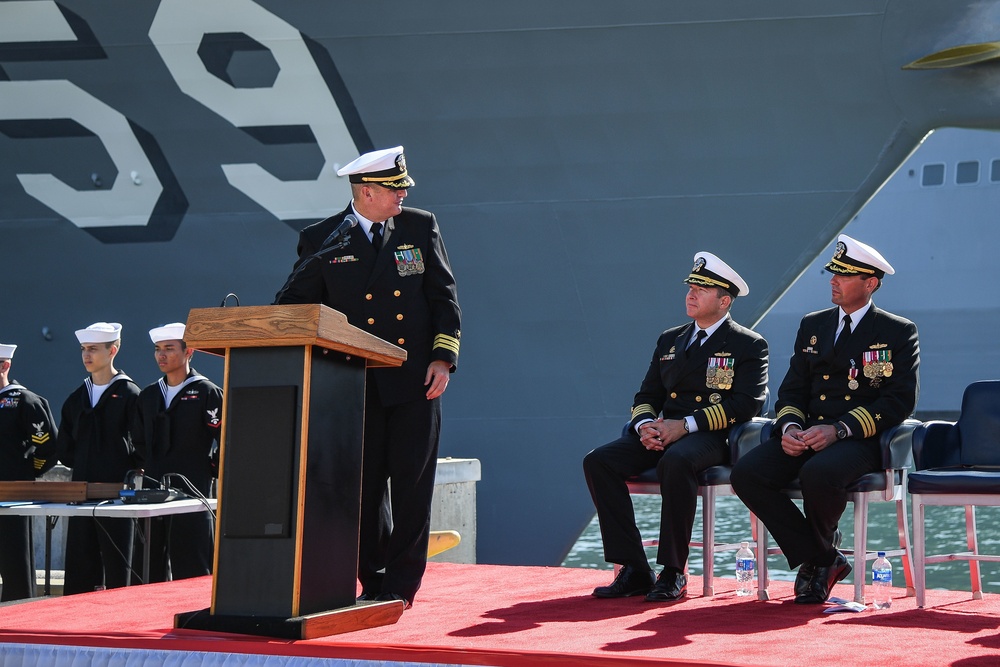 USS Russell Holds Change of Command