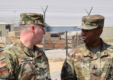 ACC cyber boss visits with comm Airmen