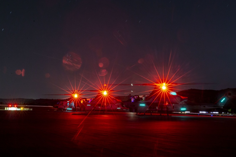 Camp Pendleton aviators conduct nighttime flight ops