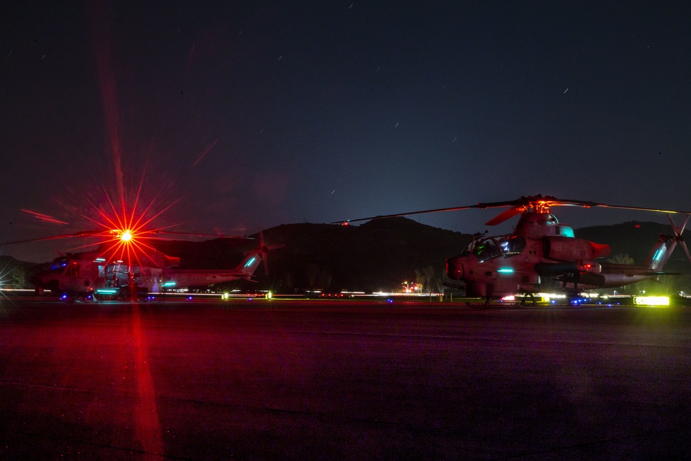 Camp Pendleton aviators conduct nighttime flight ops