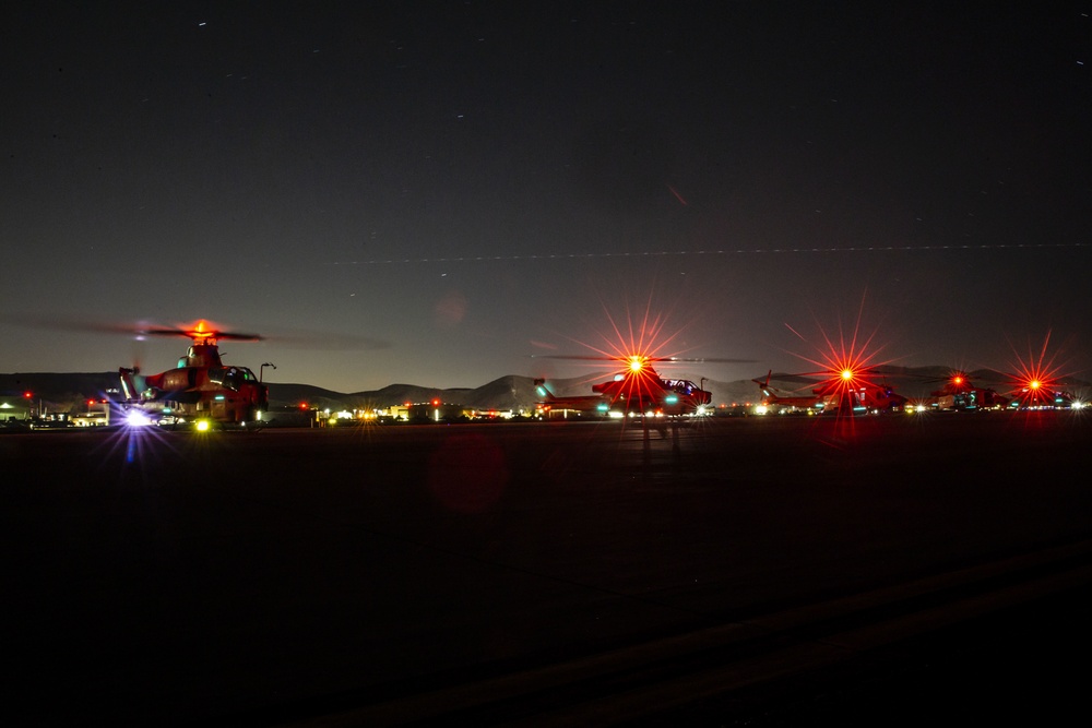 Camp Pendleton aviators conduct nighttime flight ops