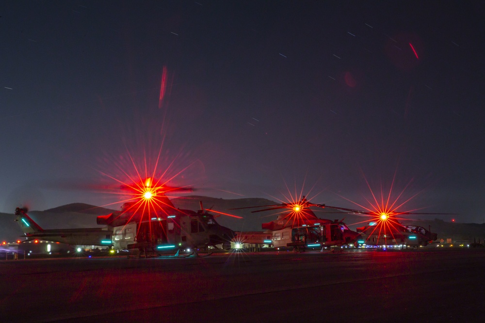 Camp Pendleton aviators conduct nighttime flight ops