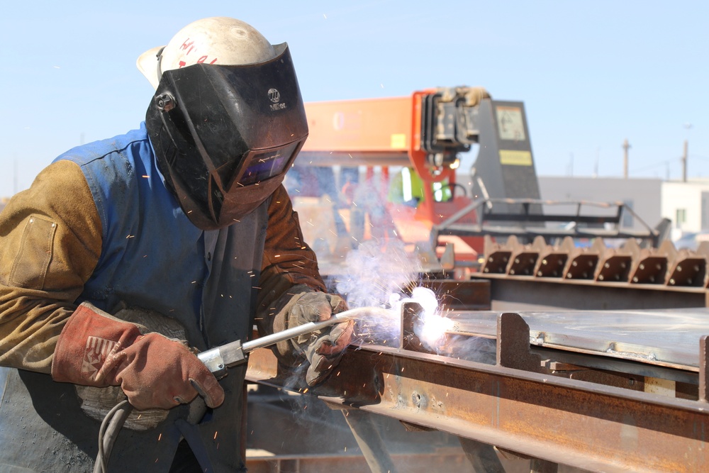 Task Force Barrier continues work constructing barrier panels at El Paso 1 project