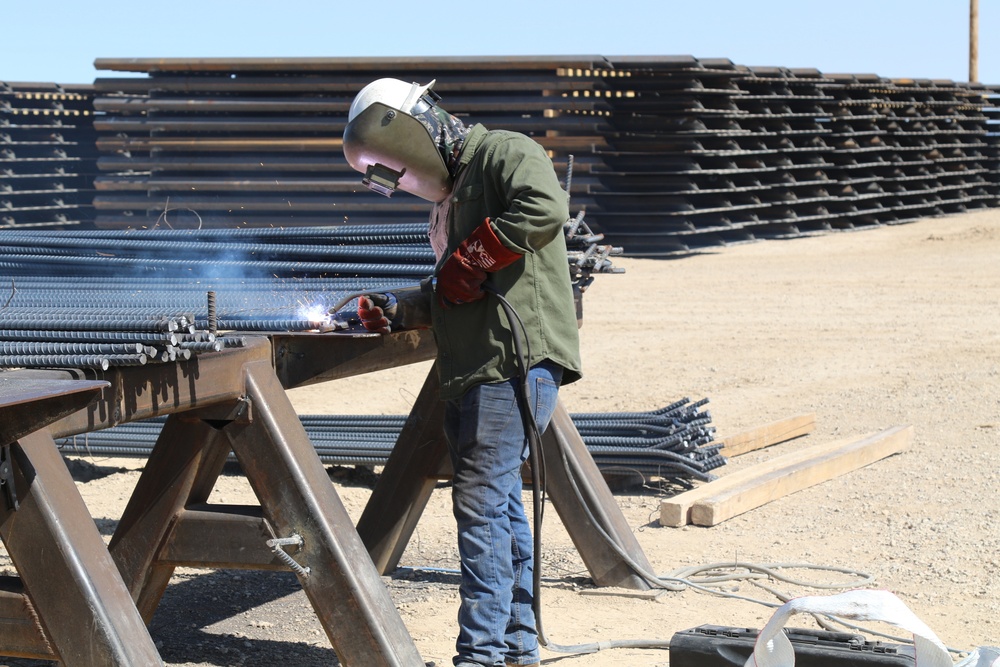 Task Force Barrier continues work constructing barrier panels at El Paso 1 project