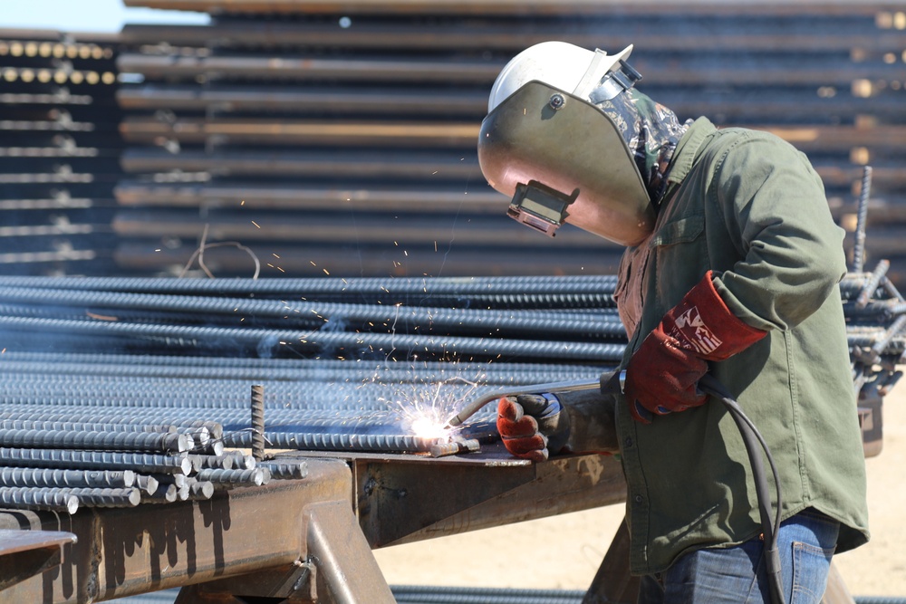 Task Force Barrier continues work constructing barrier panels at El Paso 1 mile project