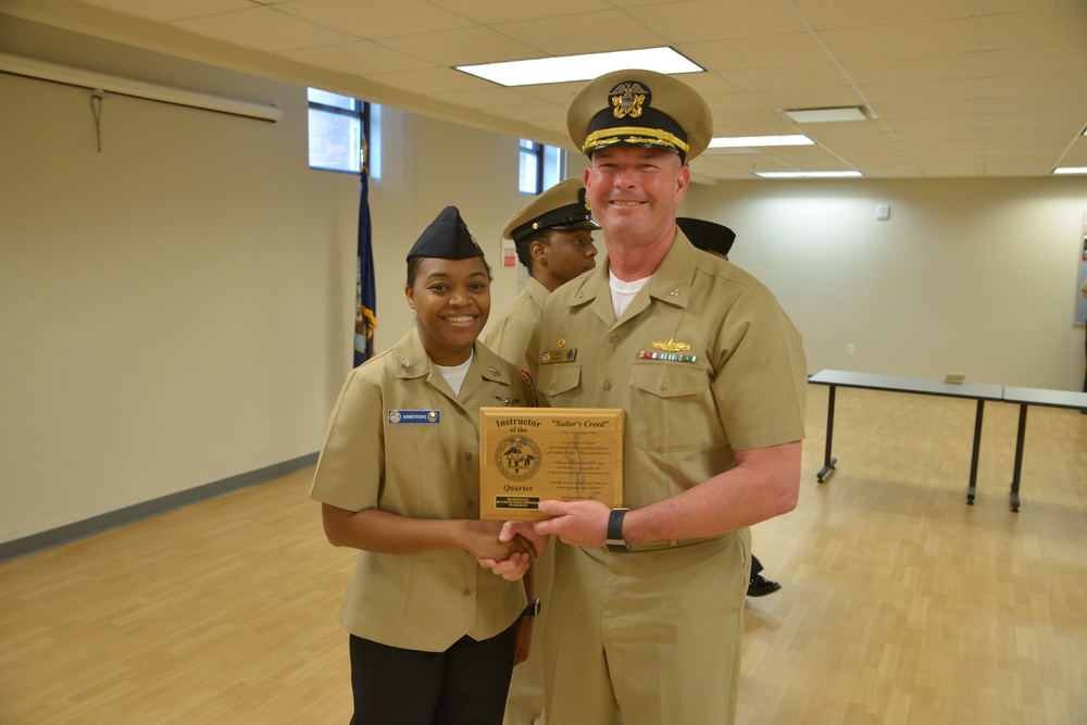 DVIDS Images Training Support Center Names Top Sailors and Civilians of the Quarter [Image 3