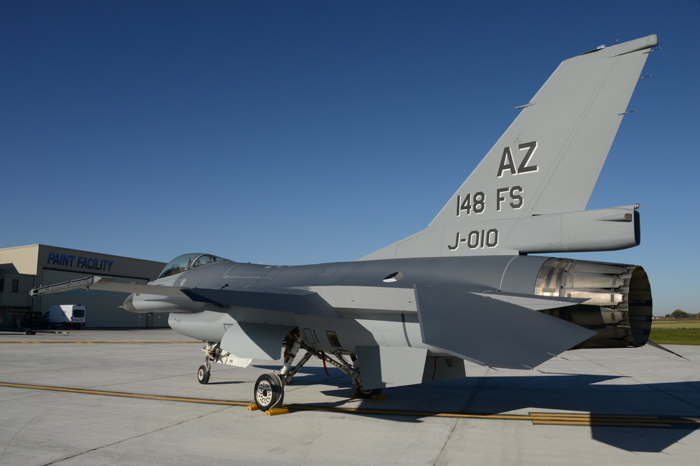 Dutch F-16 at ANG paint facility