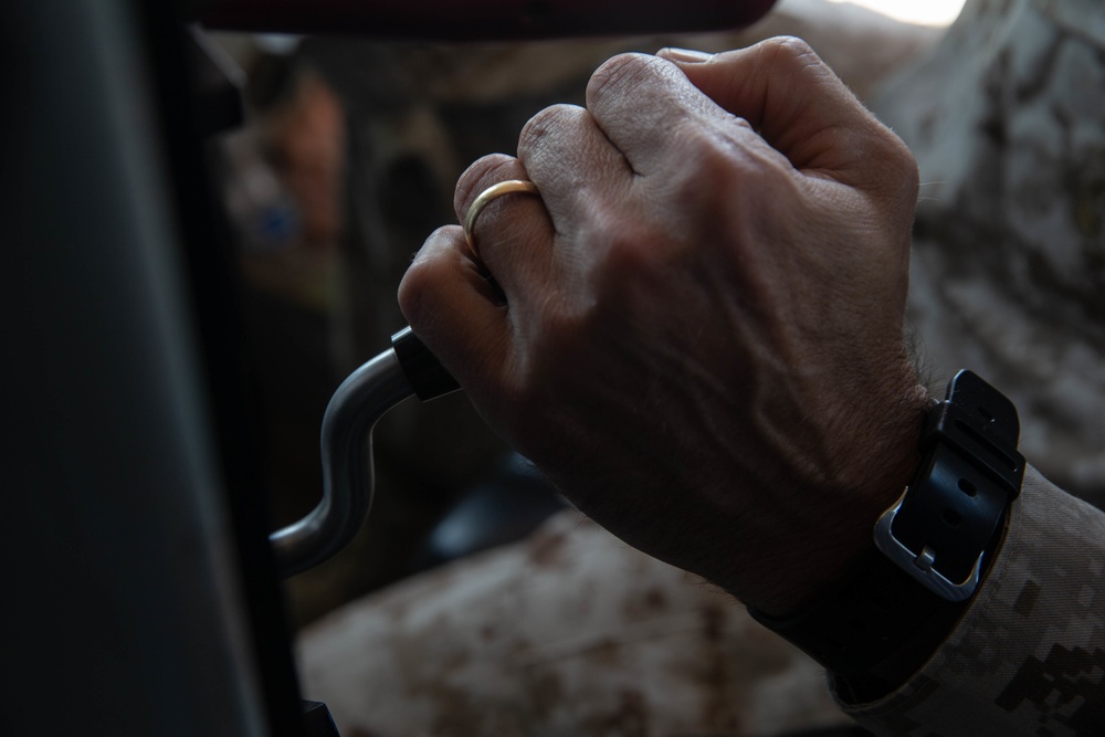 2d MARDIV's Commanding General visits Barstow