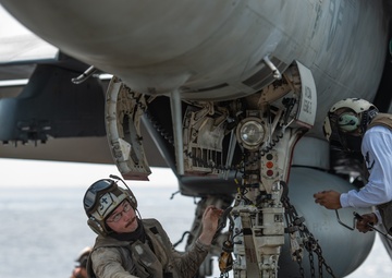 USS Ronald Reagan (CVN 76) Flight Operations