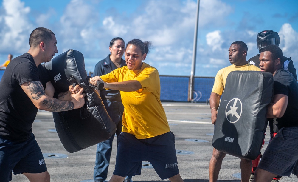 USS Harpers Ferry Conducts SRF Bravo