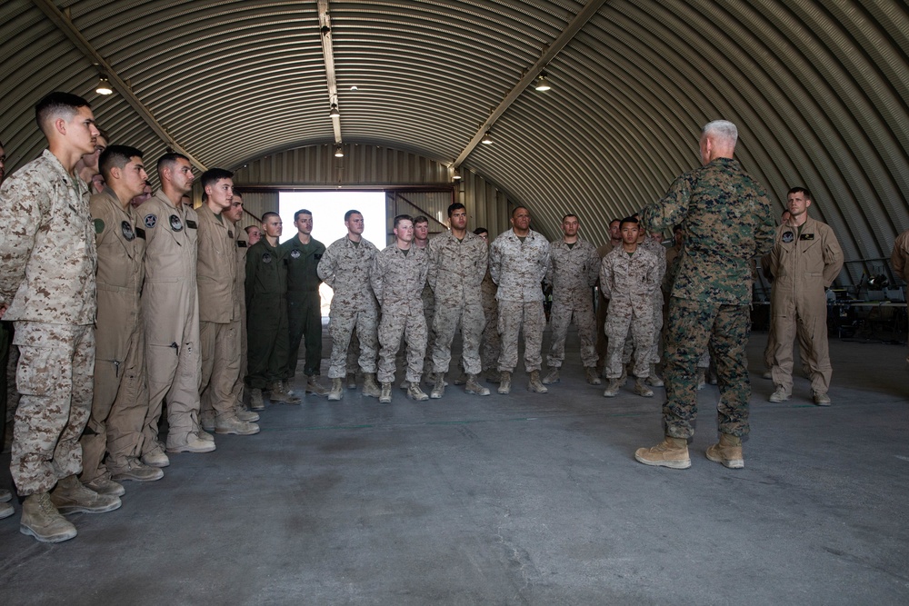 II MEF commanding general visits 2d MARDIV before MWX