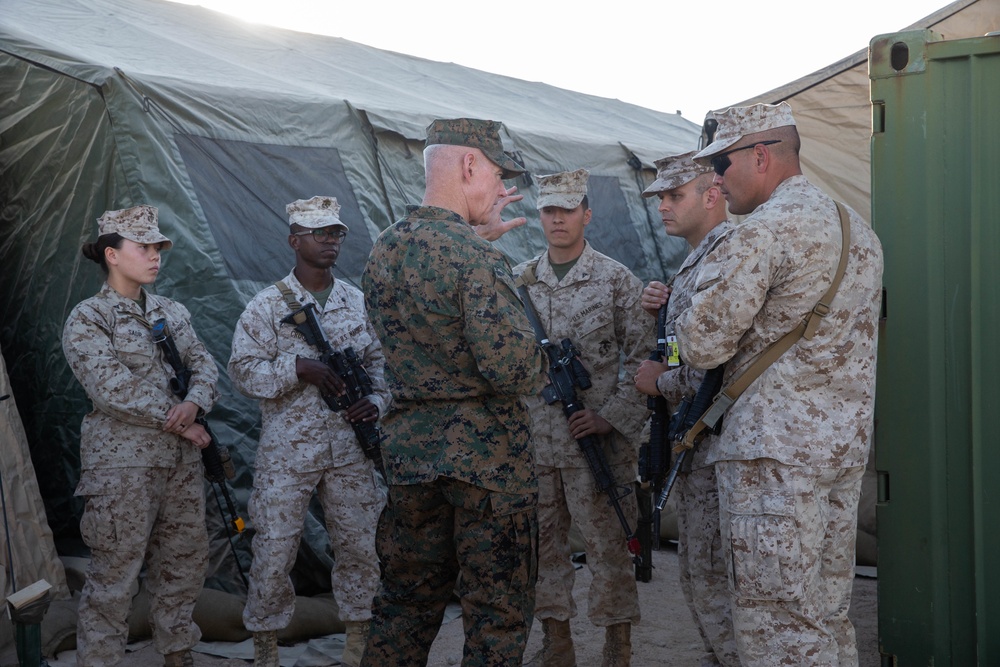 II MEF commanding general visits 2d MARDIV before MWX