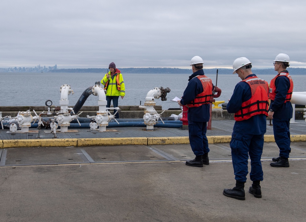 NAVSUP Oil Spill Training with United States Coast Guard