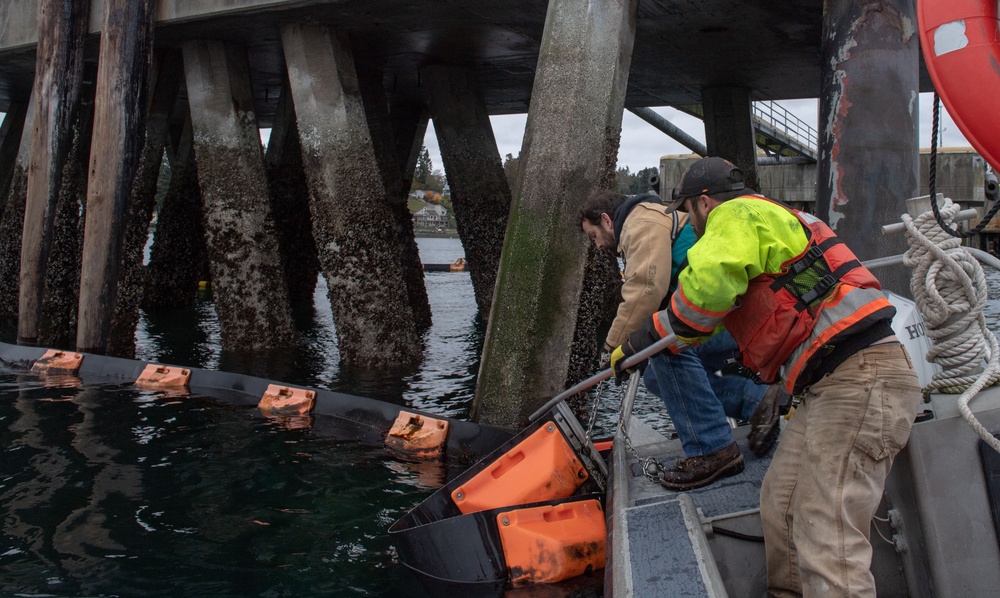 NAVSUP Oil Spill Training with United States Coast Guard