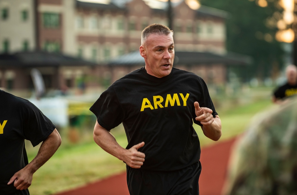 Top senior enlisted leaders across Army Reserve take on ACFT