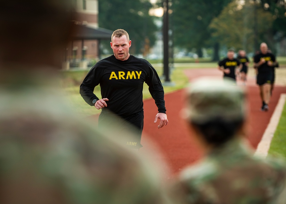 Top senior enlisted leaders across Army Reserve take on ACFT