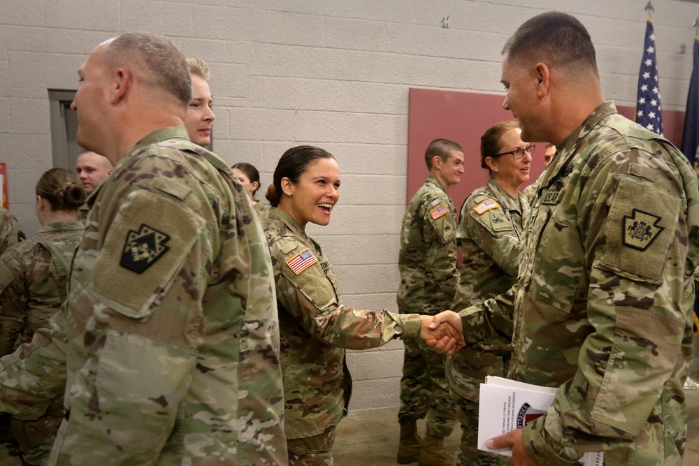 Pennsylvania Guard finance Soldiers honored at deployment ceremony