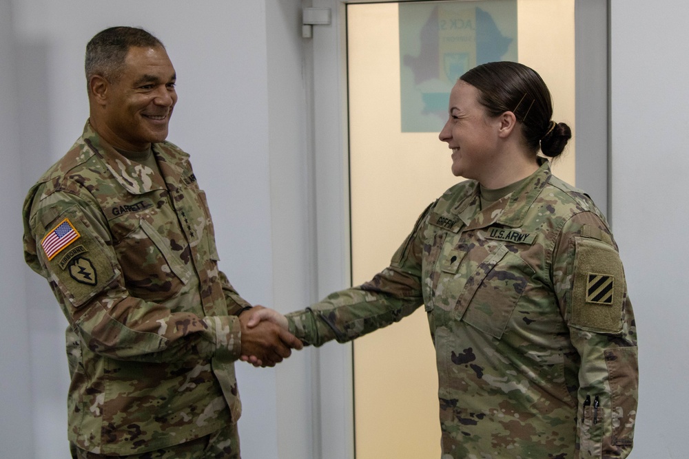 FORSCOM Commander visits MKAB