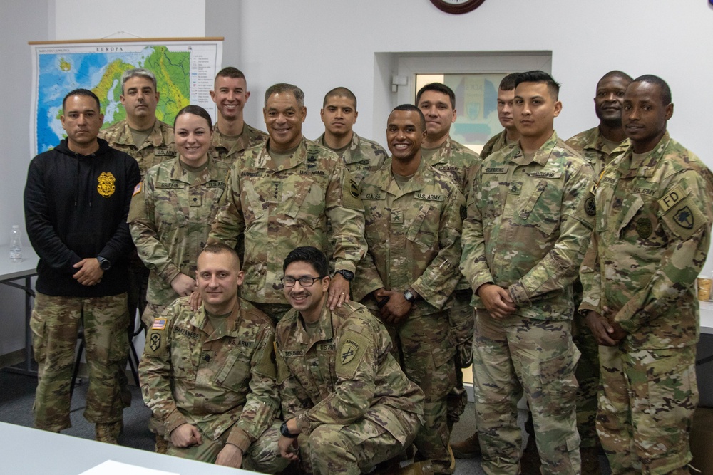 FORSCOM Commander visits MKAB