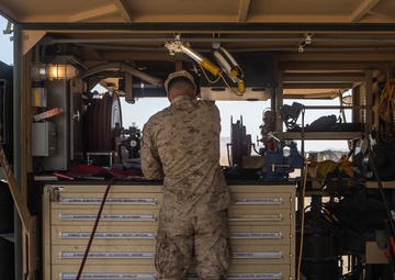 Logistics Marines Prepare Trucks for MWX 1-20