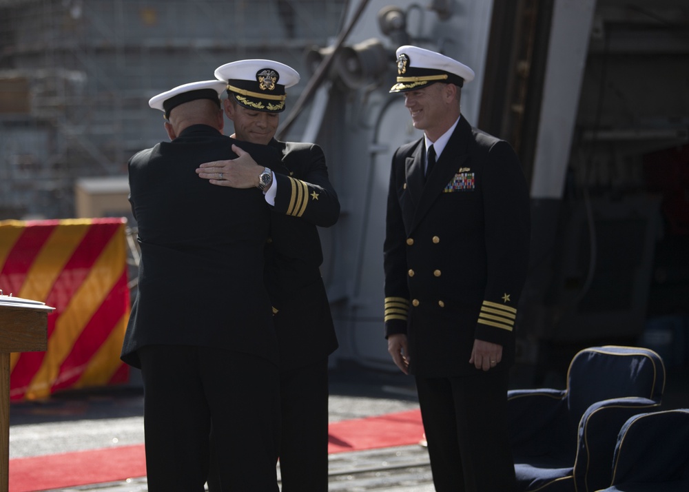 USS DEWEY (DDG 105) Holds Change of Command ceremony