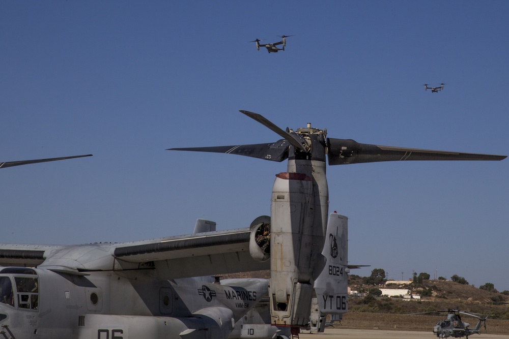 MV-22B Osprey lands on MCAS Camp Pendleton