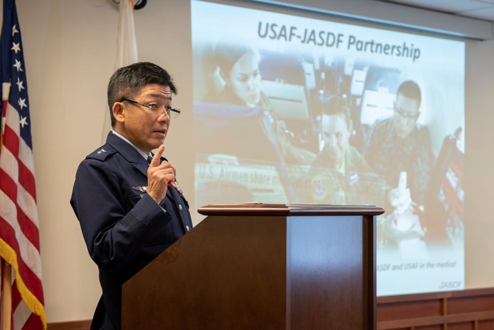 Yokota welcomes JASDF Surgeon General