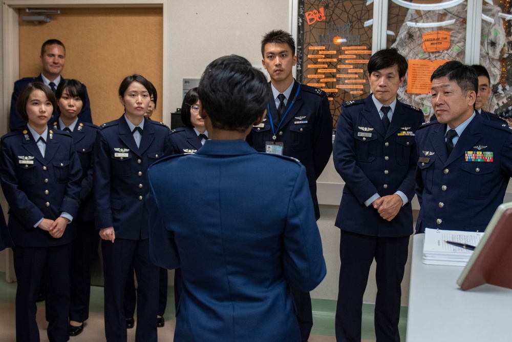 Yokota welcomes JASDF Surgeon General