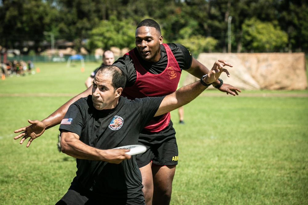 25th Infantry Division Soldiers participate in the ultimate frisbee tournament during Tropic Lightning Week 19