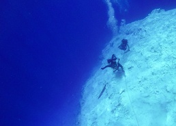 UCT 2 Sailors Remove Obstructions from Sapwuahfik Channel