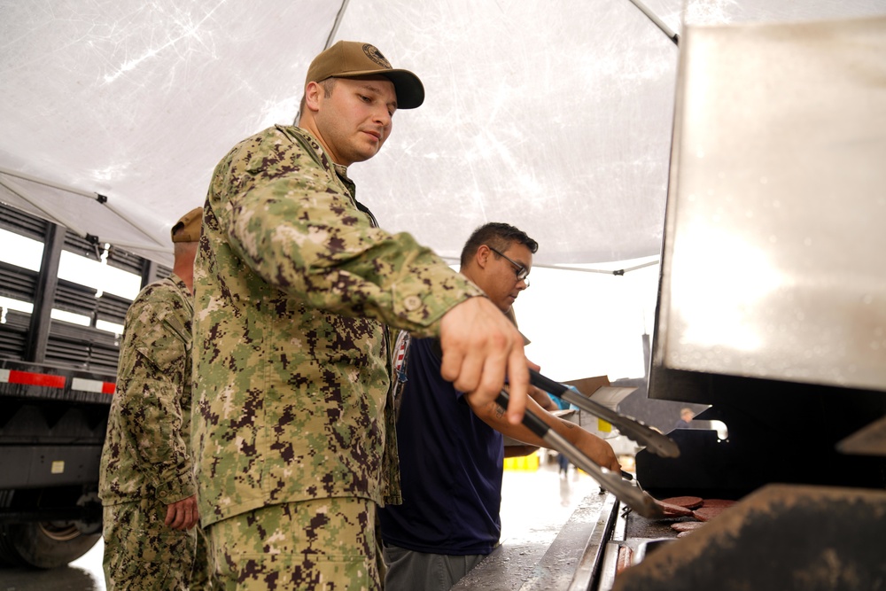 USS Asheville Hosts Burger Burn