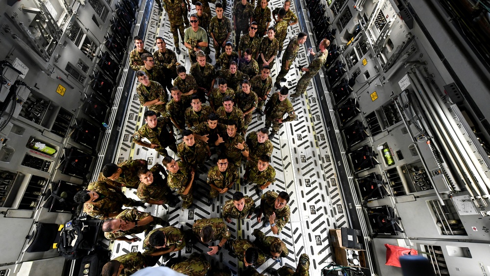 Italian air force cadets tour 386th AEW