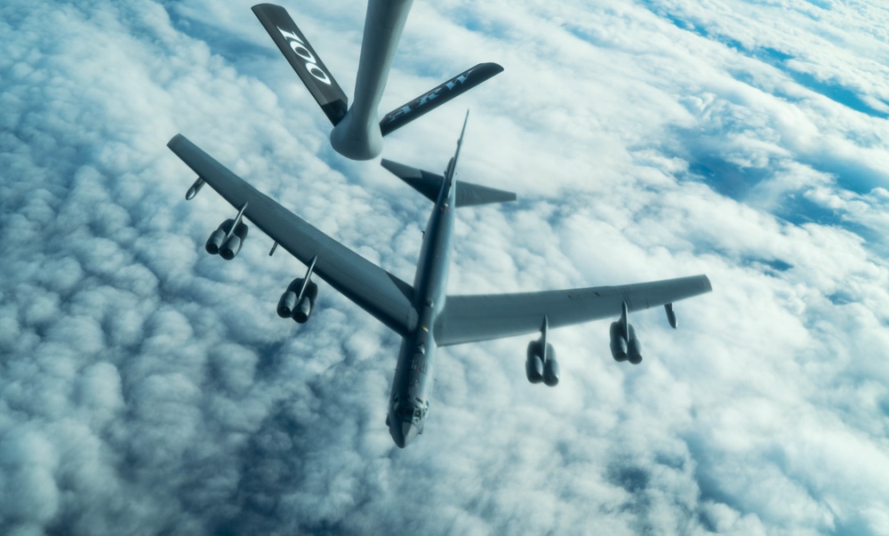 DVIDS - Images - KC-135s Refuel B-52s [Image 9 Of 11]