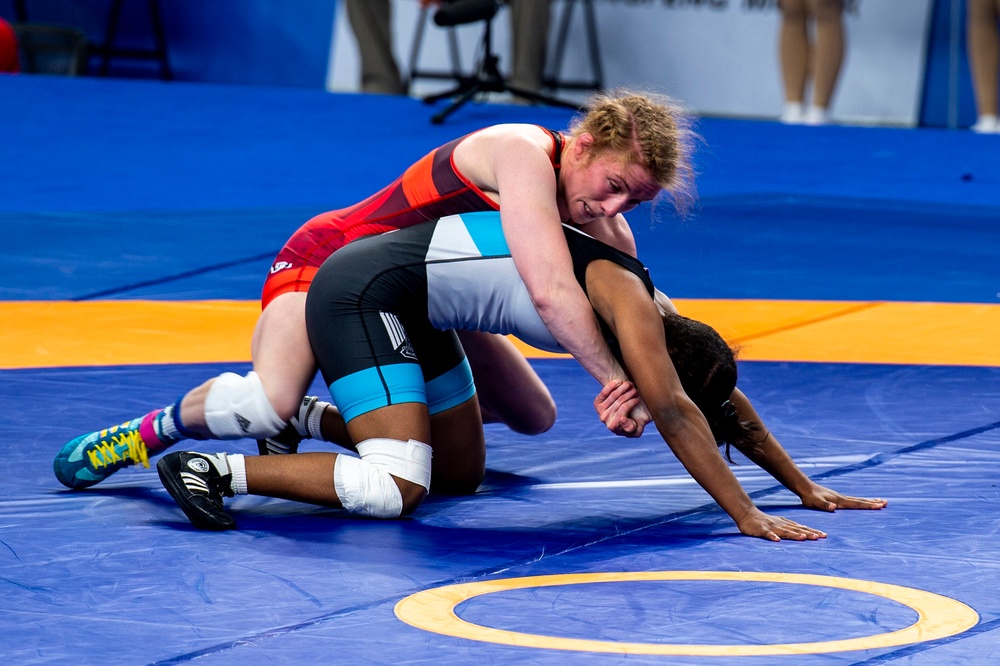 USA's Conder takes silver in wrestling