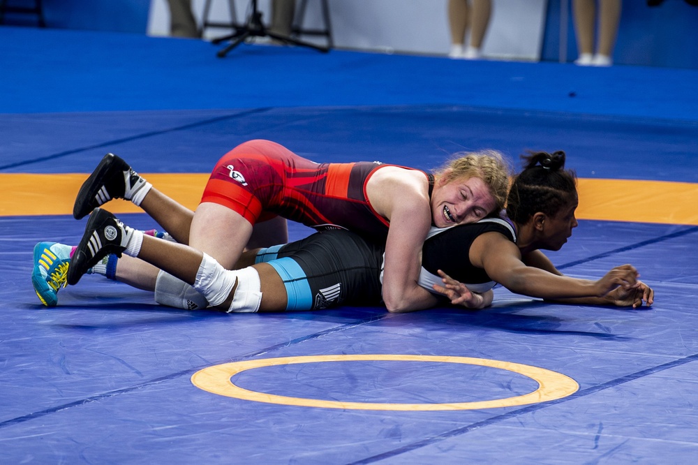 USA's Conder takes silver in wrestling
